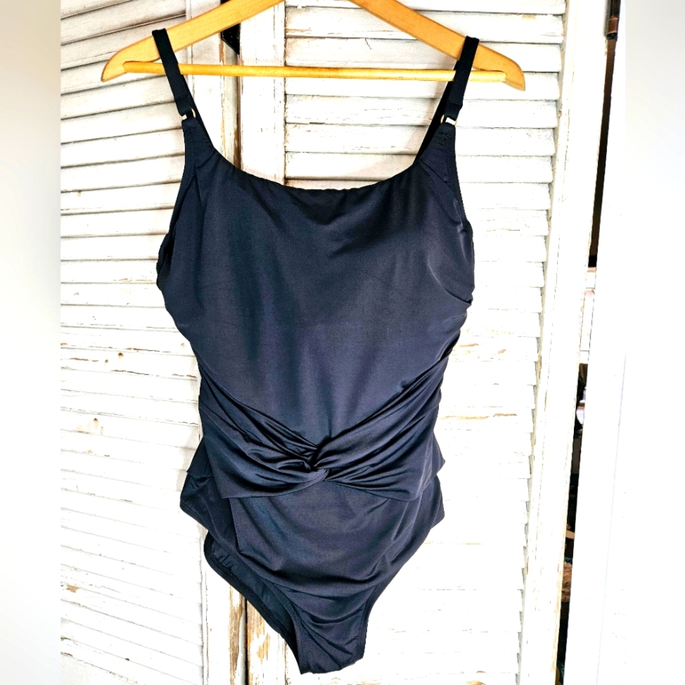 Jantzen one piece  swimsuit with removable cups size 10